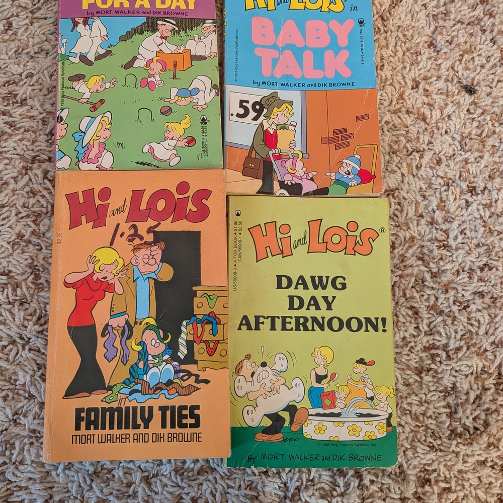 Hi and Lois Comic Book Set - Multicolor